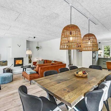 3 Bedroom Lovely Home In Blavand Blavand
