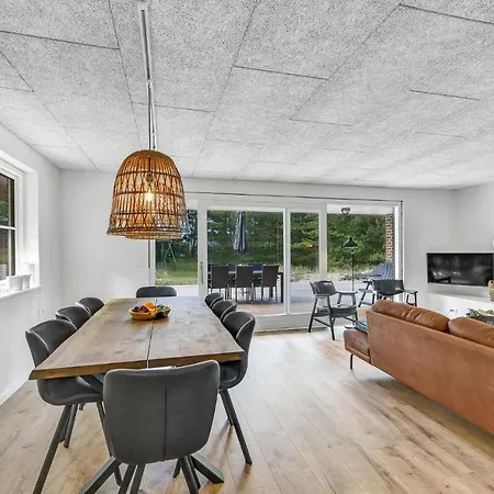 3 Bedroom Lovely In בית נופש בלבאנד
