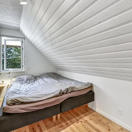 בית נופש 3 Bedroom Lovely In בלבאנד